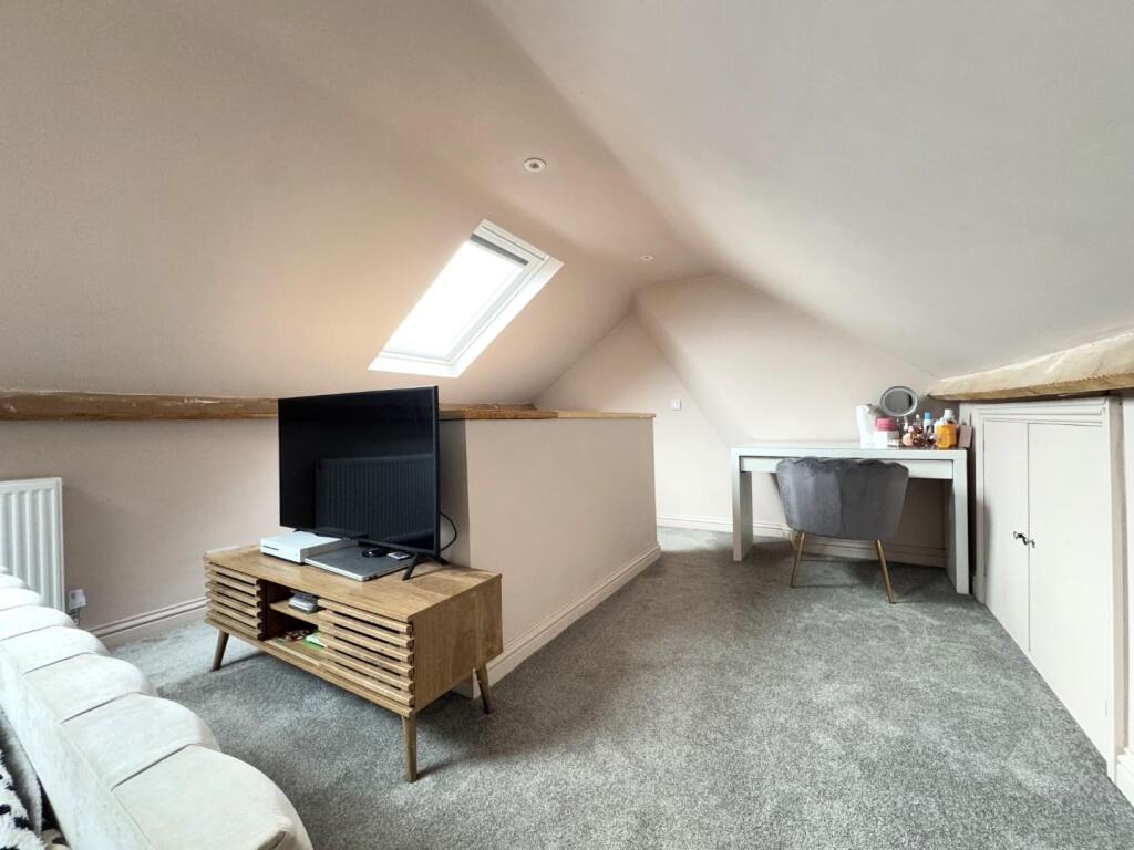 ATTIC ROOM