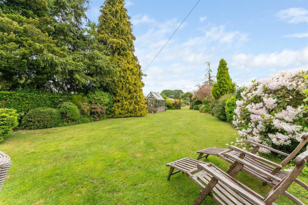 132 Earlswood Common_2.jpg