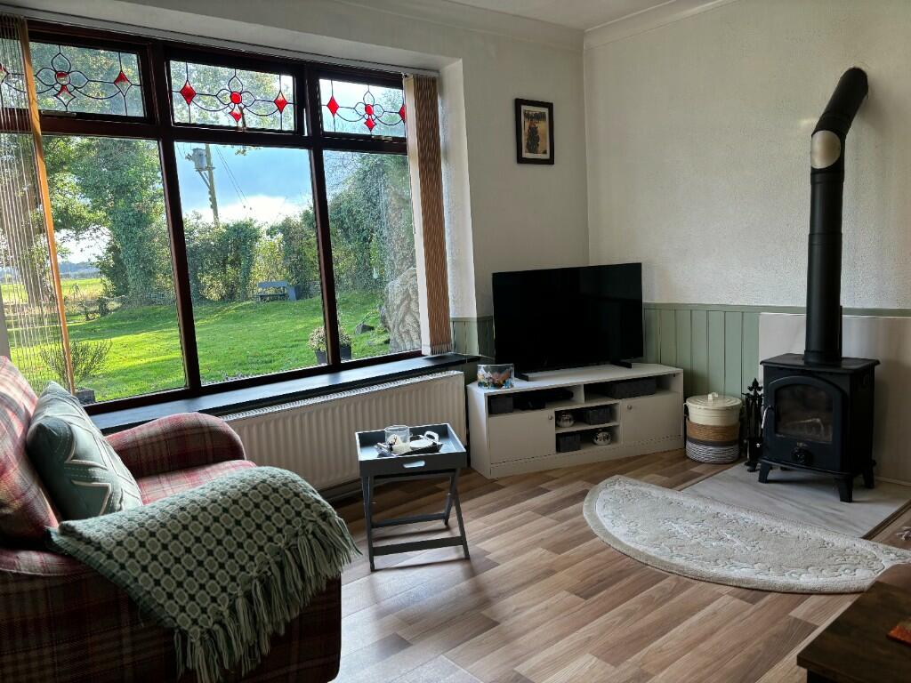 :Lounge side 1