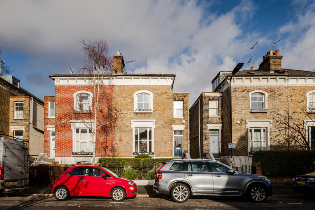 322515 - 98 Buckingham Road-14.jpeg