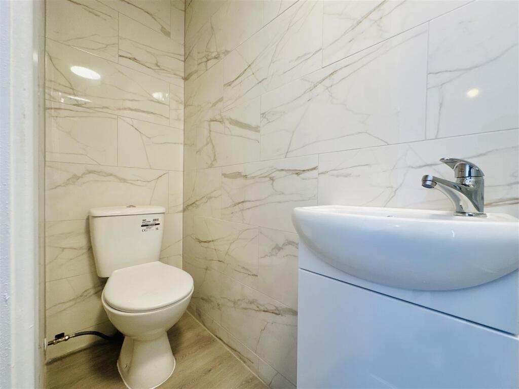 EN SUITE