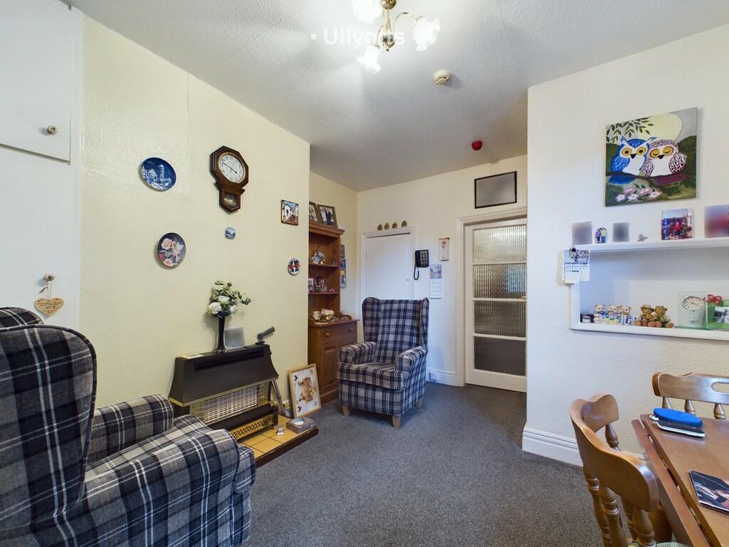 Flat 1 Sitting ro...
