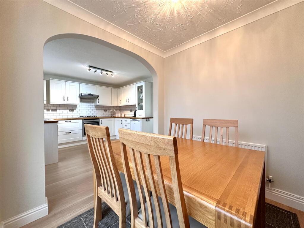 Dining Room Into Kitchen 478