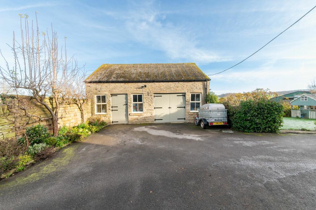 COACH HOUSE/OUTHOUSE