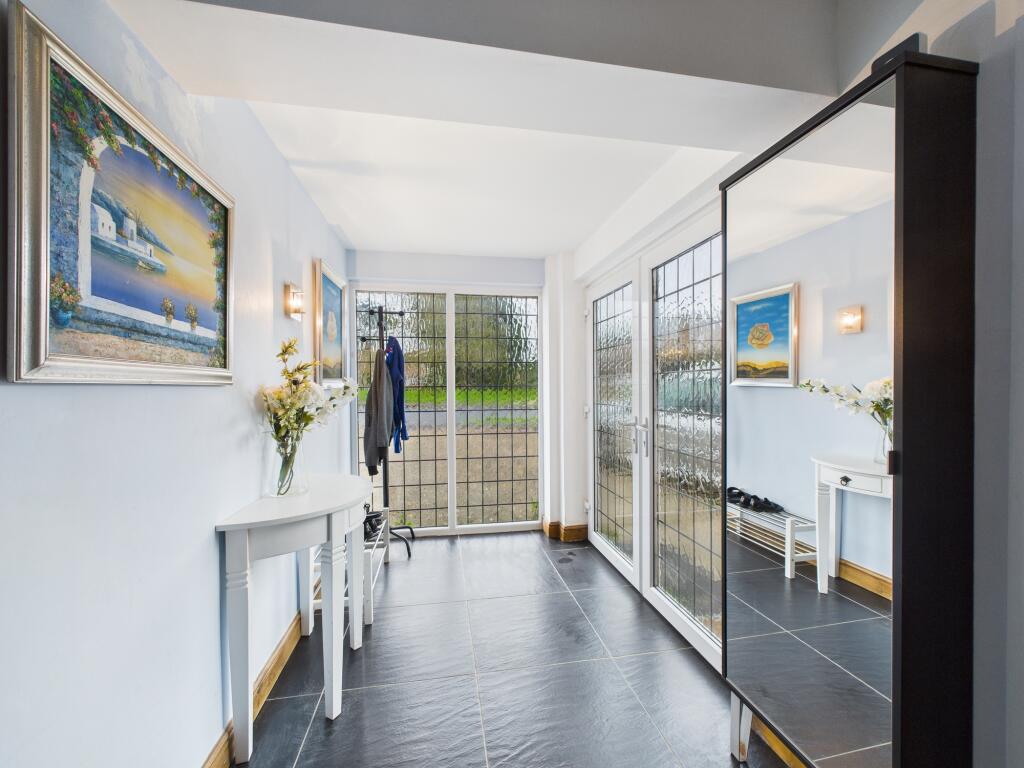 CAM04018G0-PR0400-STILL014