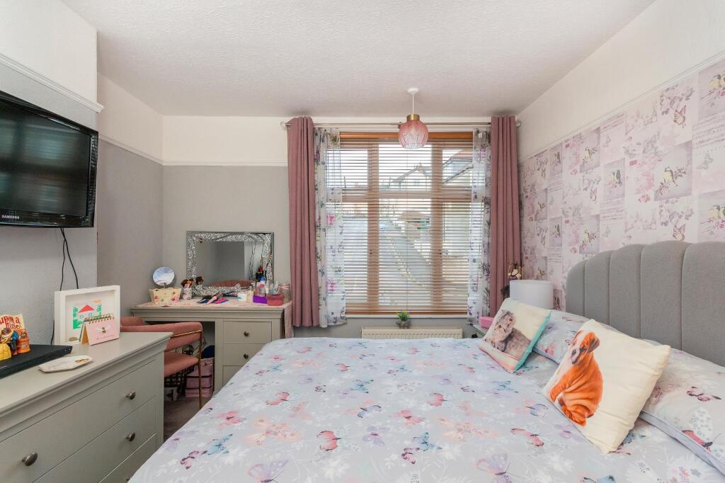 2Q6RKE - Bedroom F.jpg