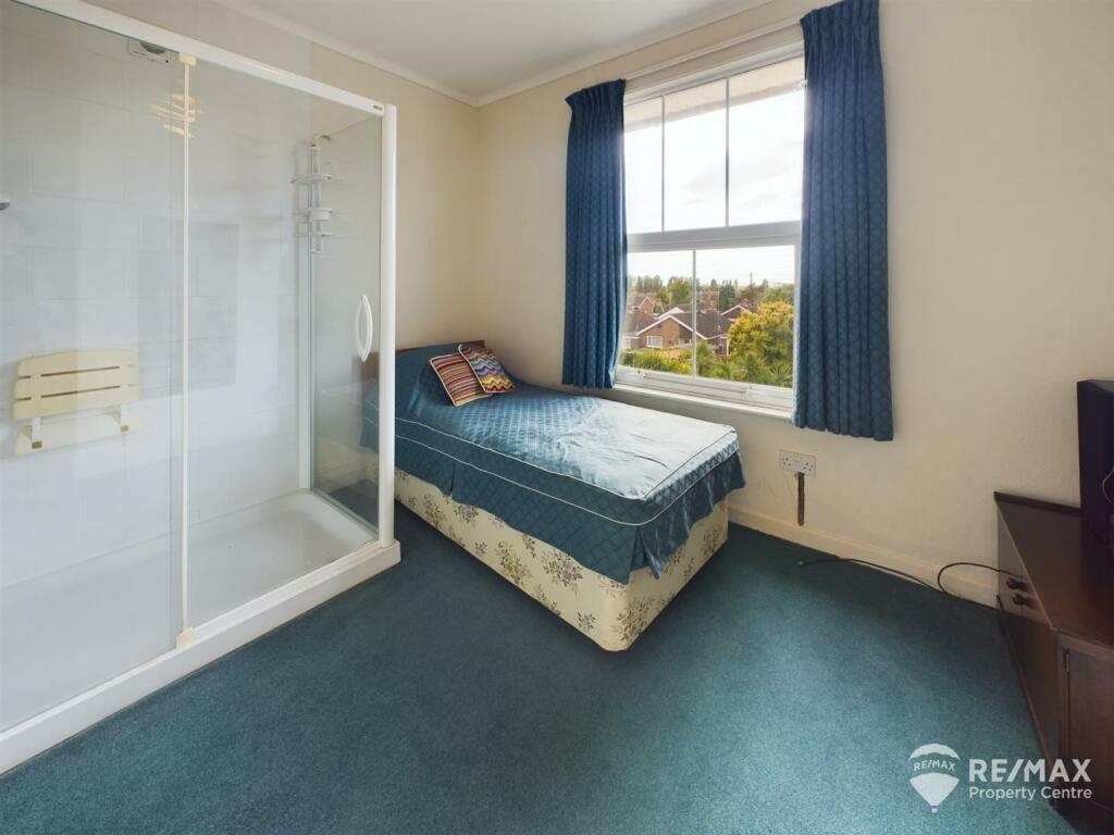 Bedroom 5.jpg