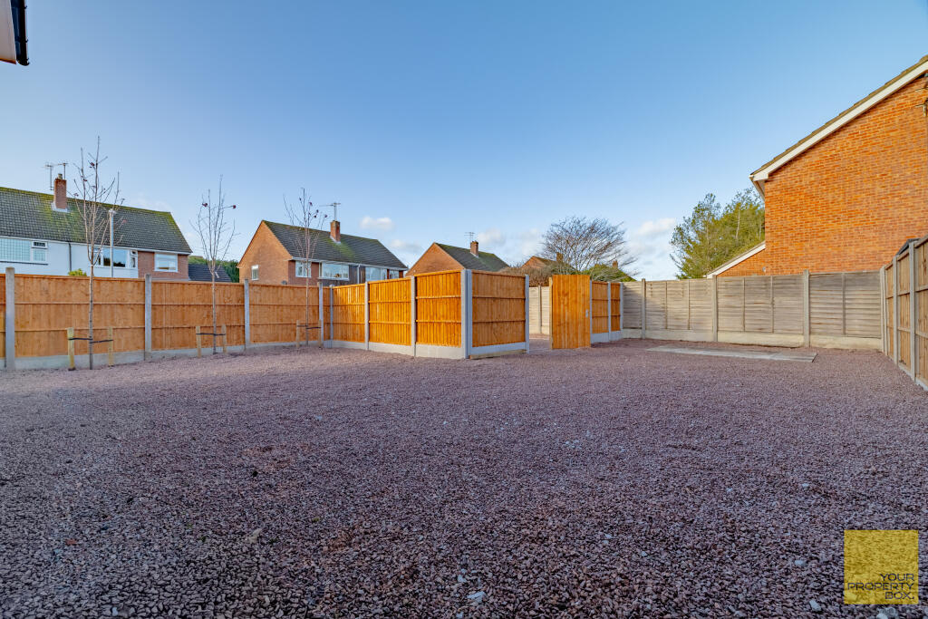 13GreenfordGardens-64