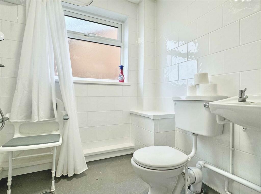 Wet Room.jpg