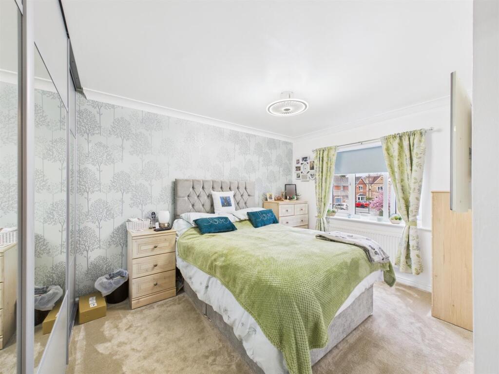 Bedroom: