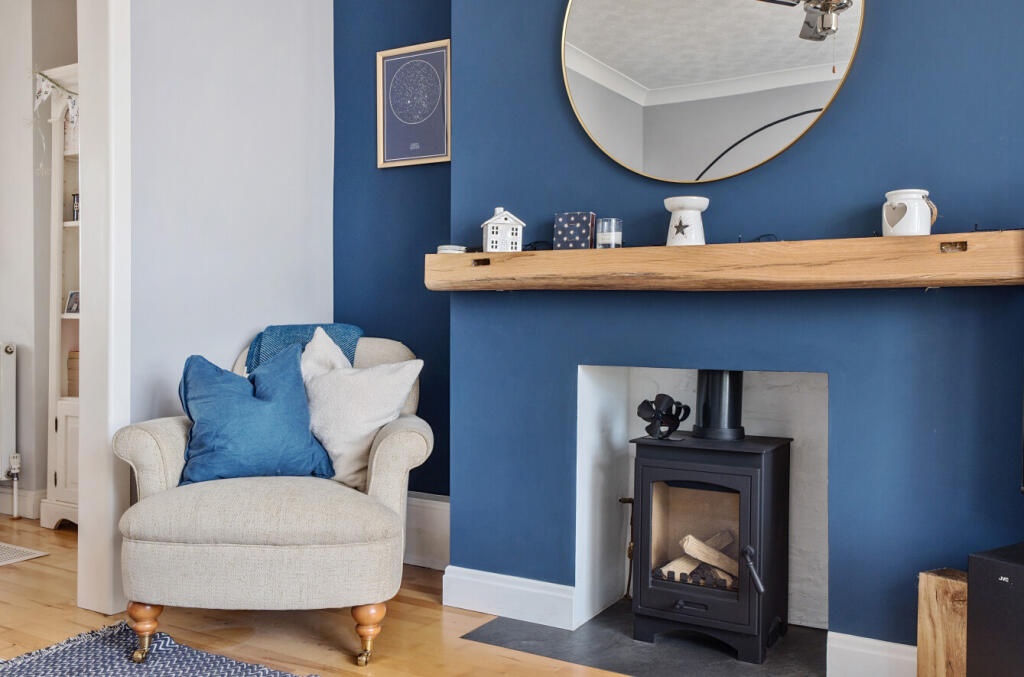 1328980-2-687fb3c...