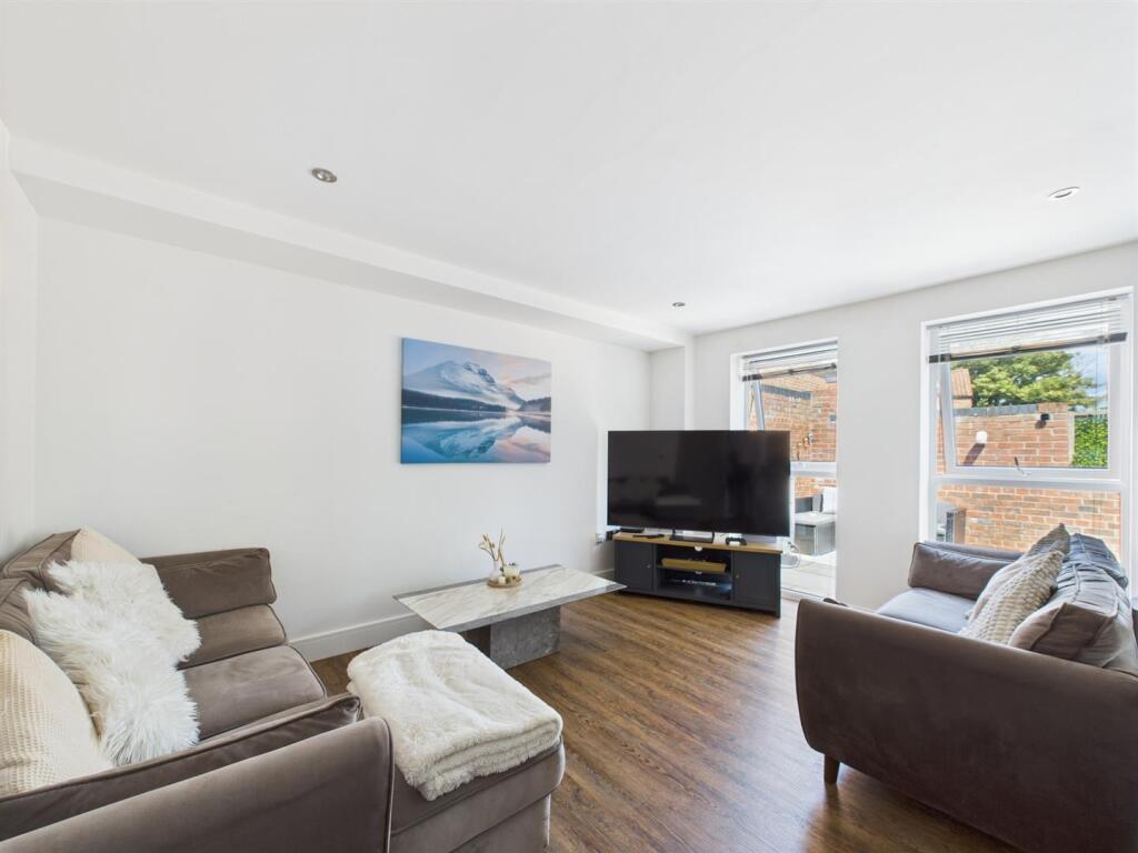 Open Plan Kitchen/Living/Dining Area