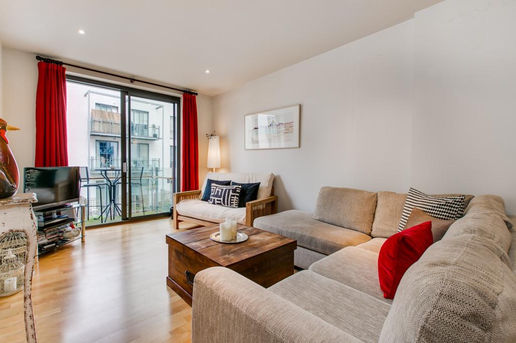 Living Room to Balco