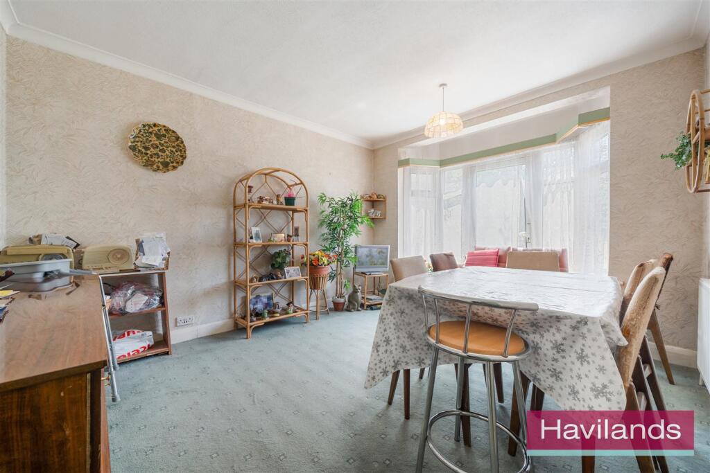 Rowantree Close-8.jpg