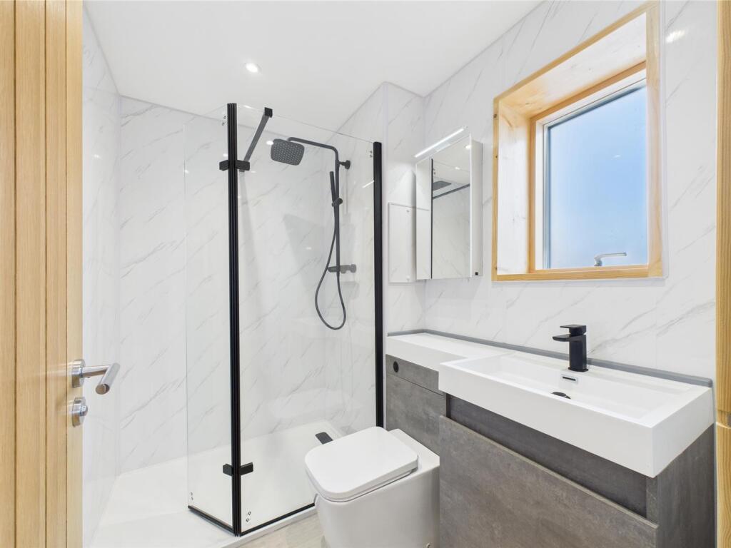 Superbly Appointed Shower Room