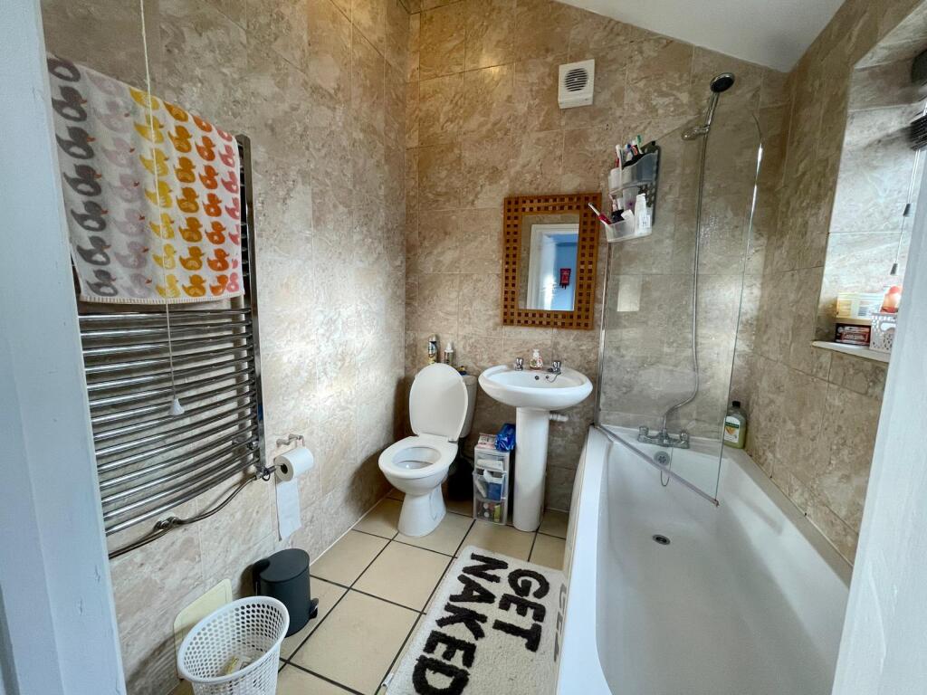 13Westfield - Bathroom.jpeg
