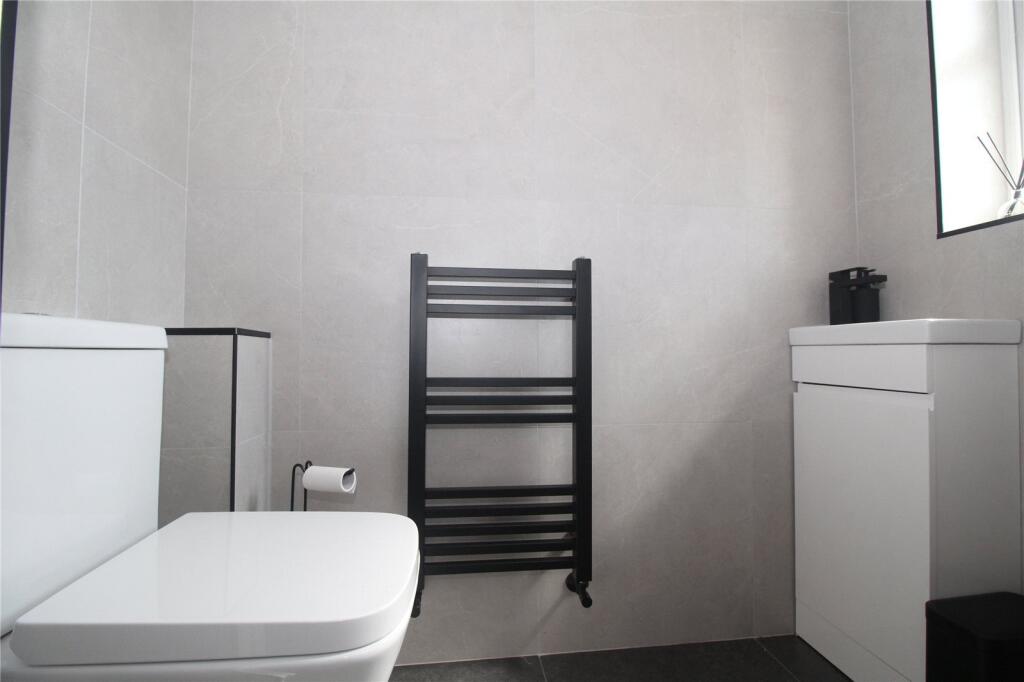 Cloakroom/Wc
