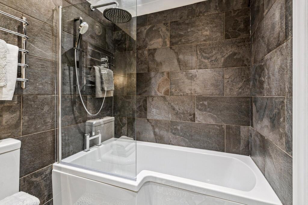 En Suite Bathroom