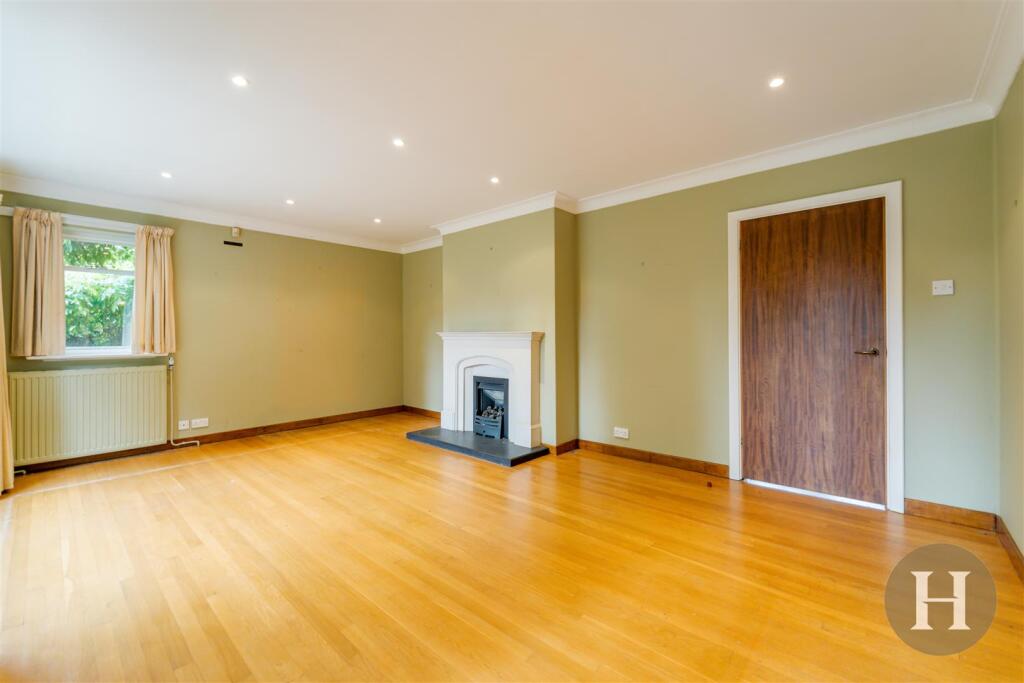 Hadleigh Estate Agents-27.jpg