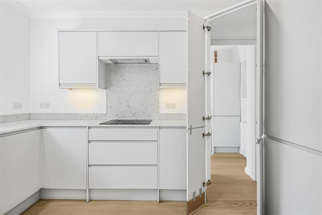 KITCHEN (PIC 2)