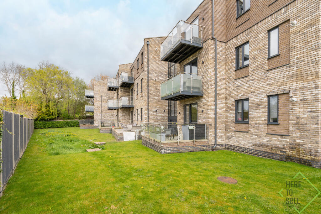 3 Brookmans Place-Green Close-Brookmans Park-Hertf