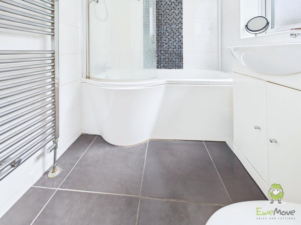 CAM01543G0-PR0160-STILL025