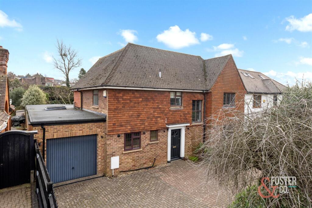 Tredcroft Road, 4-016.JPG