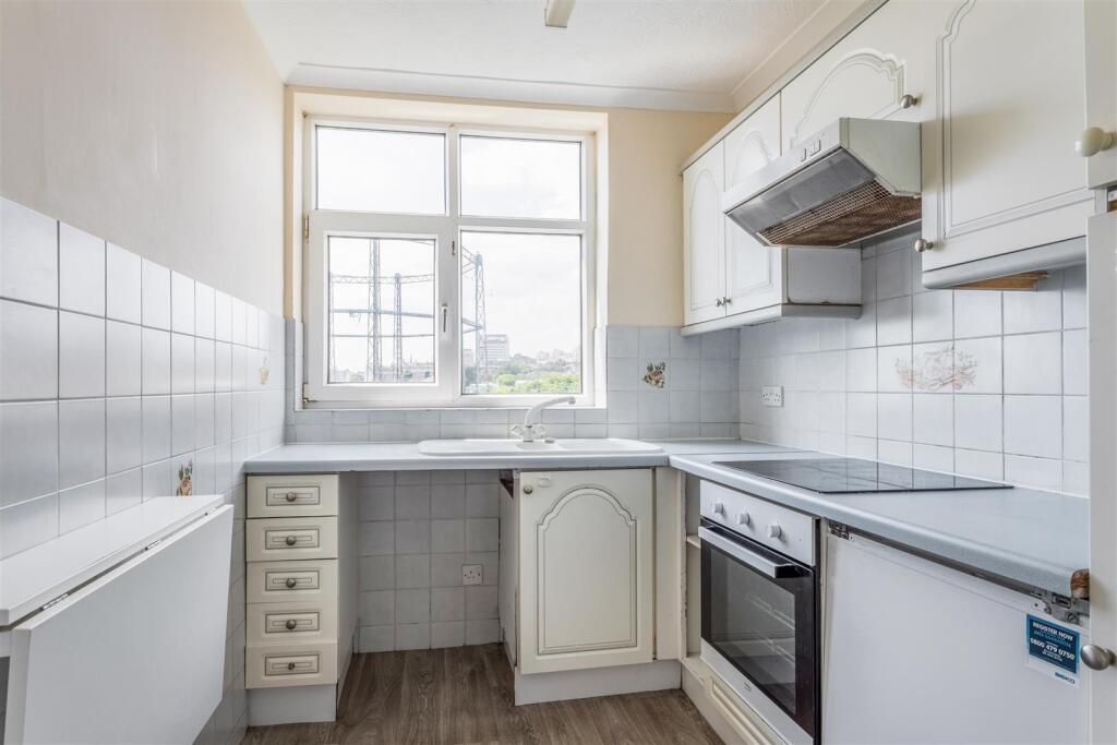 20a Cliff Road-4.jpg