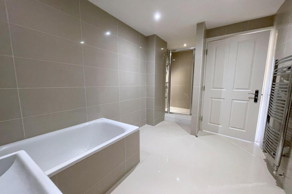 ensuite+with+shower+
