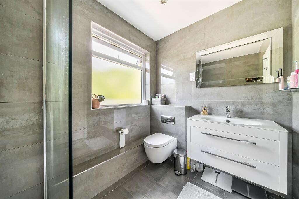Family Bathroom: