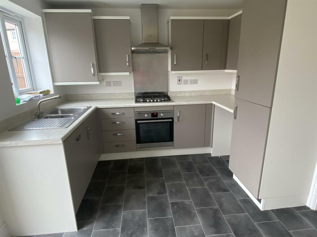 Dining kitchen