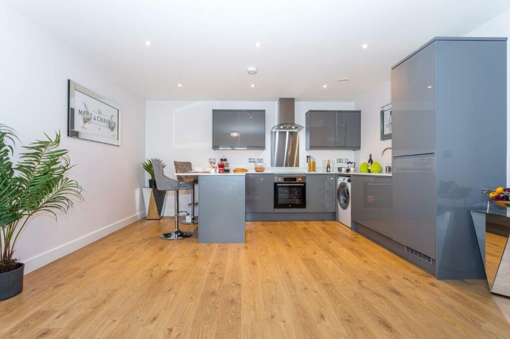 Kitchen (2).jpg