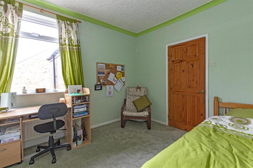 Bedroom 2-2.jpg
