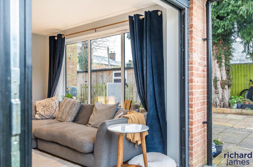 5c56063e-56d5-4d2...