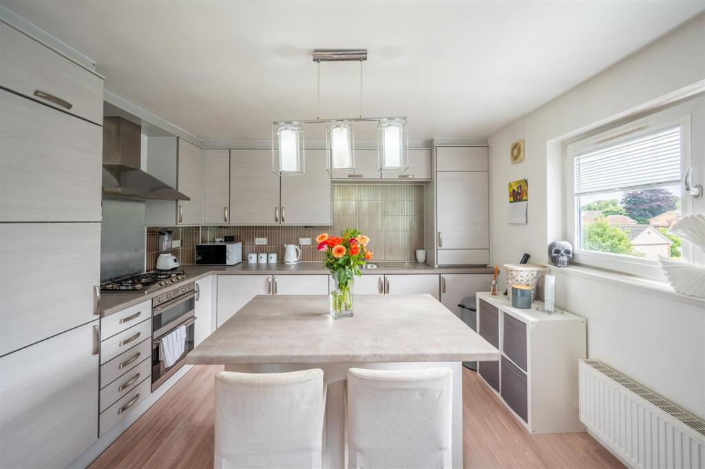 Living room, kitchen (1).jpg