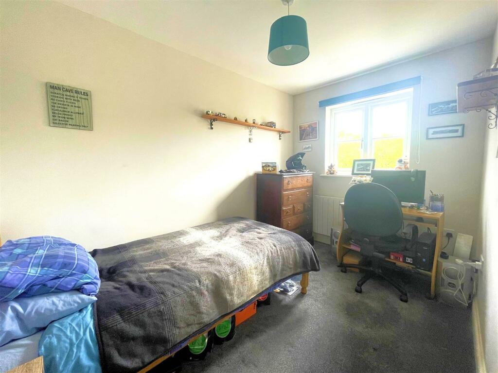 Bedroom 2.jpg