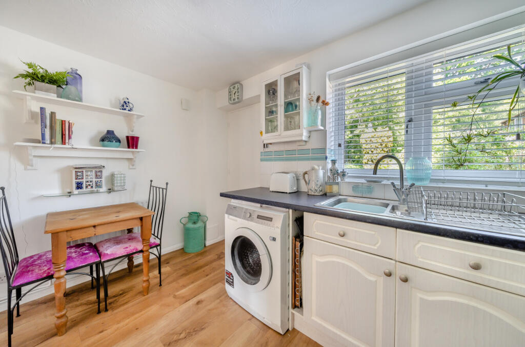 1293893-7-6824ad4...