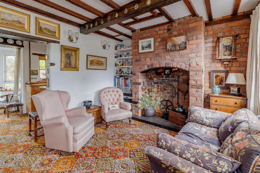 interior01.jpg