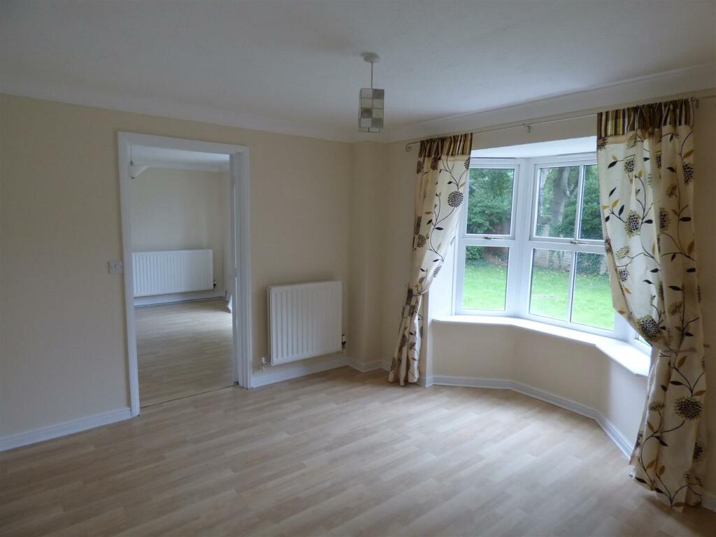 dining room.JPG