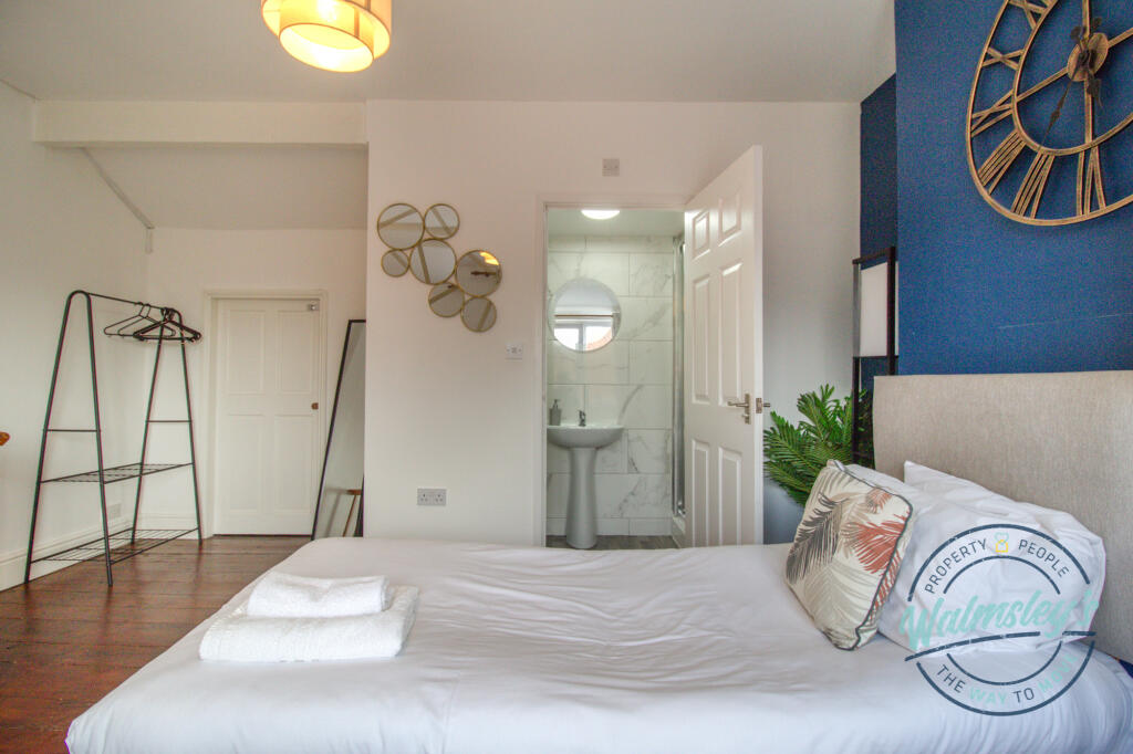 Ensuite to top floor bedroom