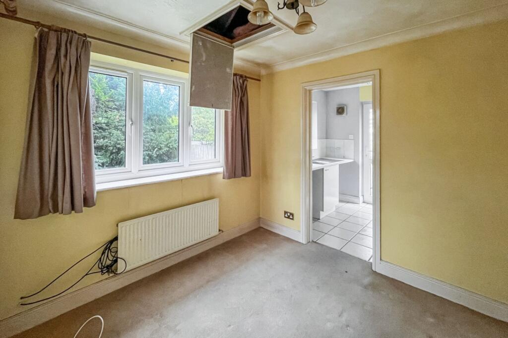 1 Deacon Place, Caterham, Surrey, CR3 5FN