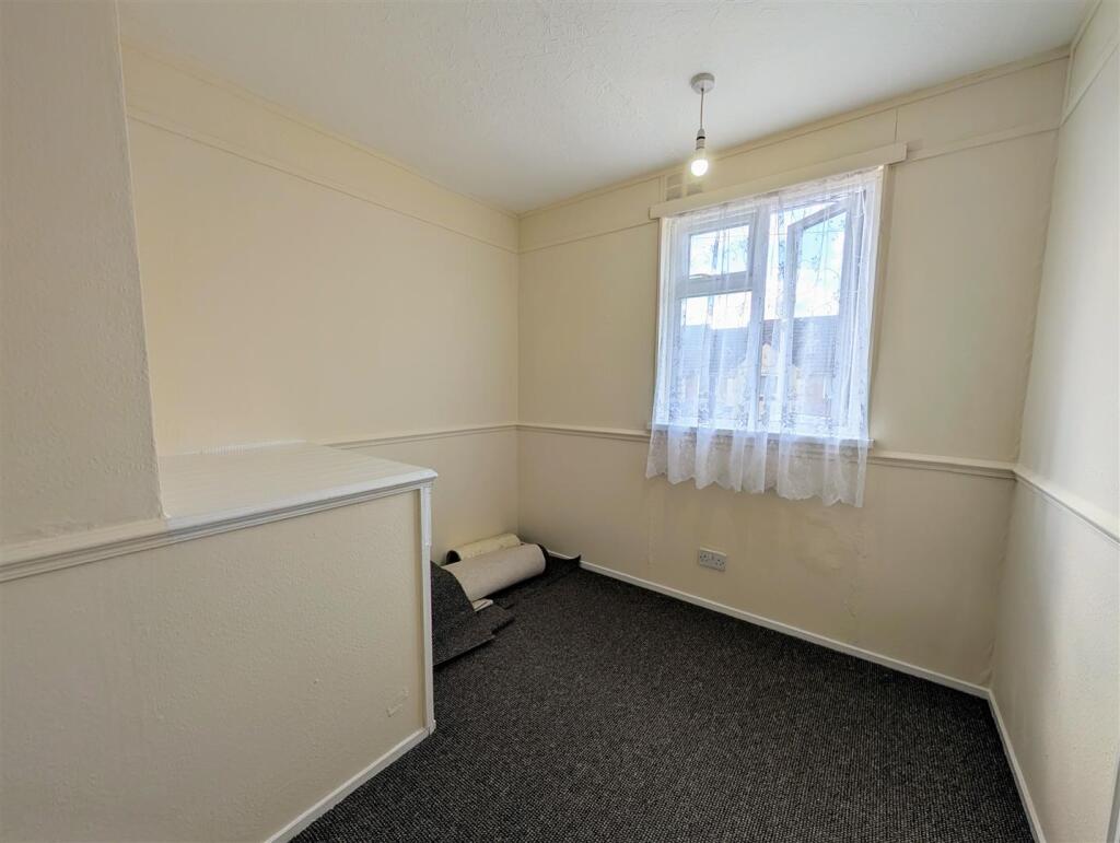 3rd bedroom 1.jpg