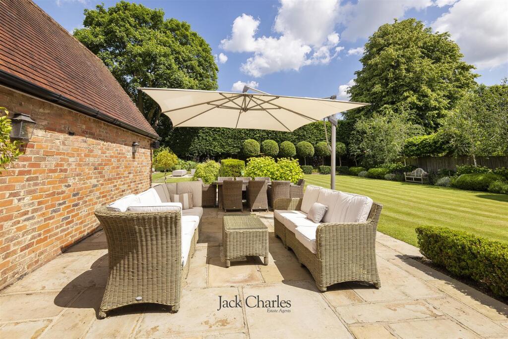 5 Yardley Park Rd, TN9 1NE 024.jpg