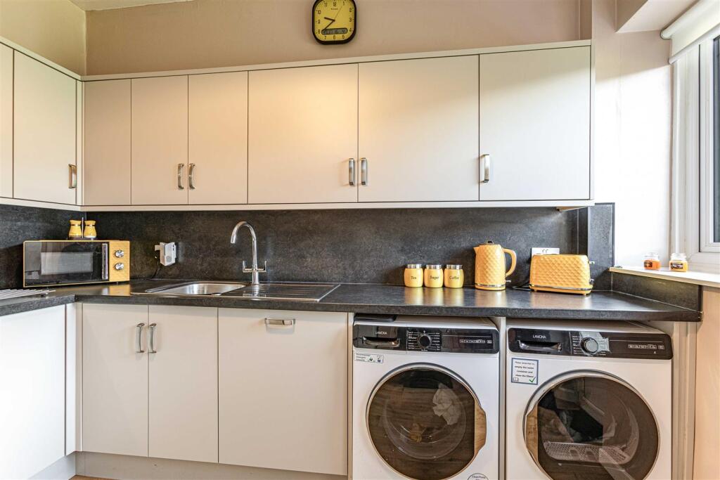 39 Lintburn Street Galashiels Low Res 13.JPG