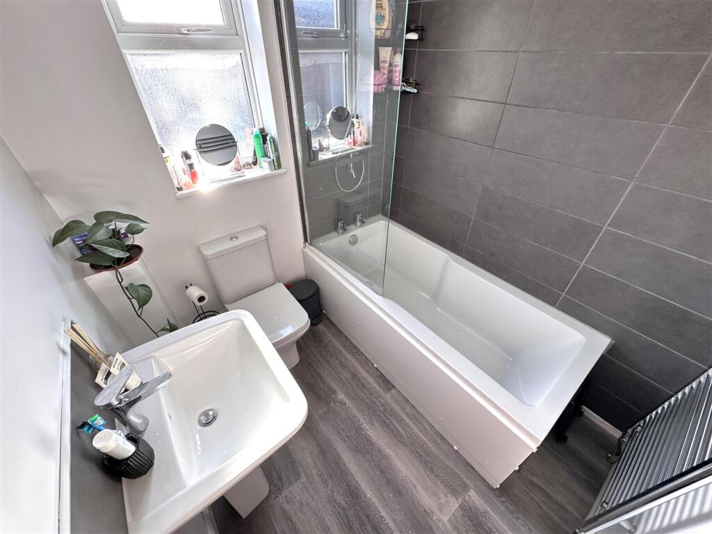 Contemporary Bathroom 231