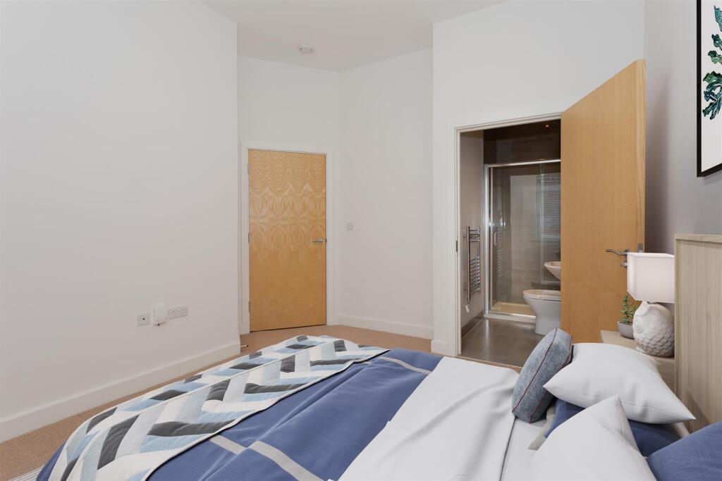 Bedroom 1 with en suite_final.jpg
