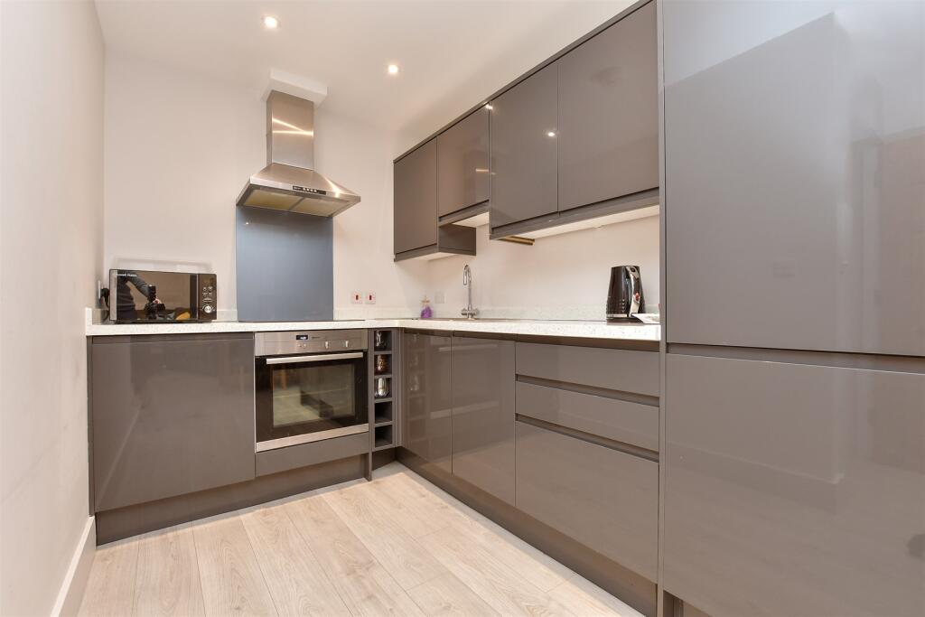 Lounge / Kitchen