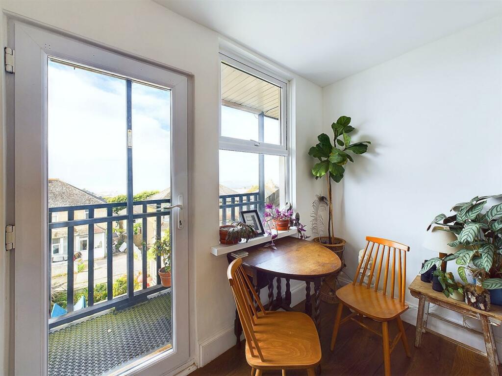 Access to balcony