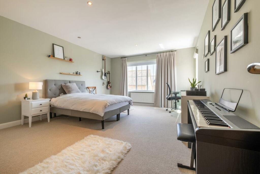 5 Cobb Close-38.JPG