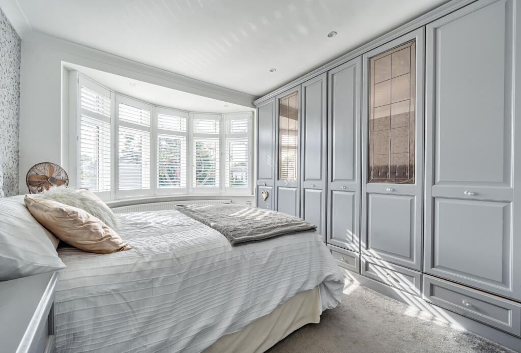 1299454-14-683748...